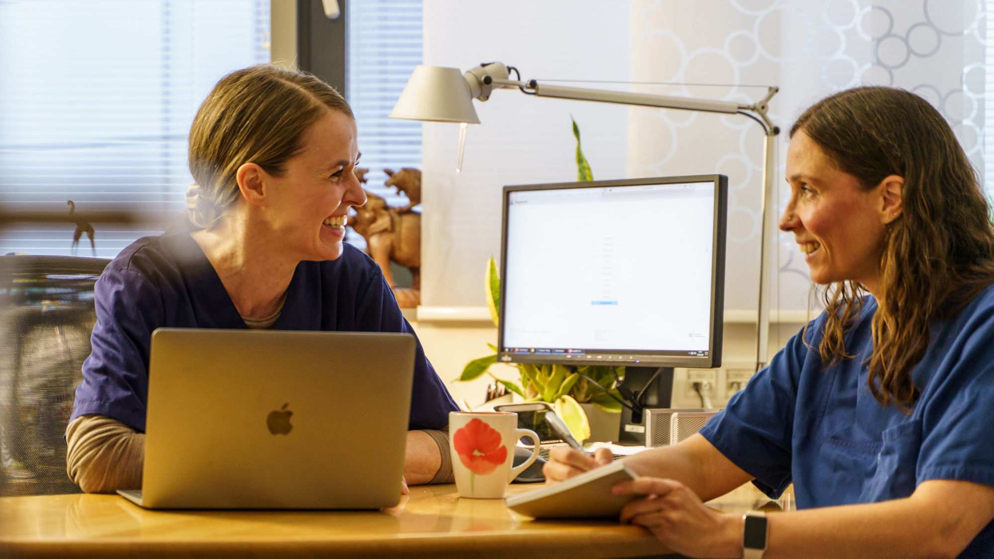 GEHO Team – Mitarbeitende der Studienzentrale GEHO im fachlichen Austausch über klinische Studien.