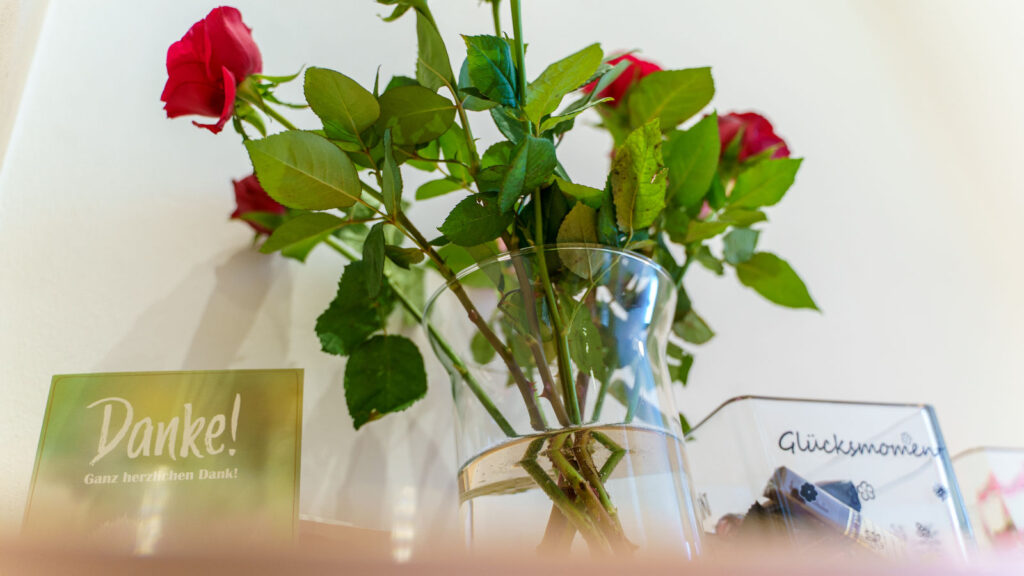 Rosen in einer Glasvase